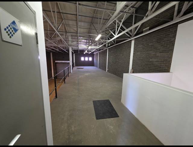 550M² WAREHOUSE TO LET IN STORMILL